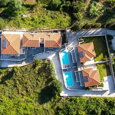 Kopelula Resort *