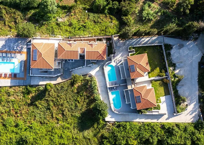 Kopelula Resort *